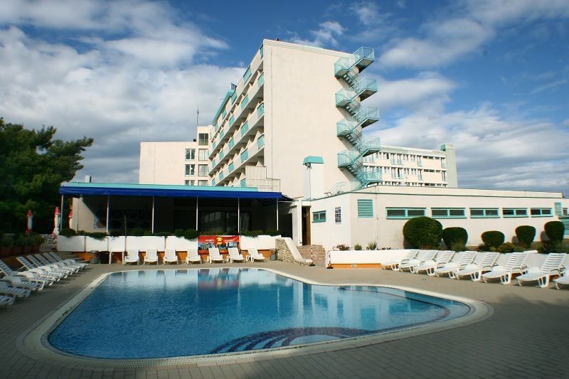 Hotel Пула Екстериор снимка