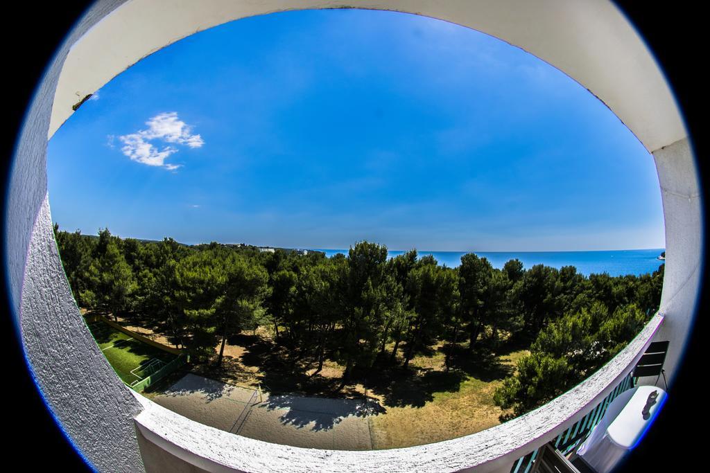 Hotel Пула Екстериор снимка