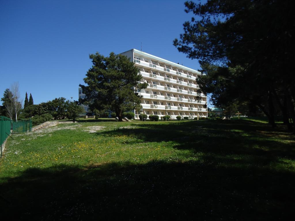 Hotel Пула Екстериор снимка