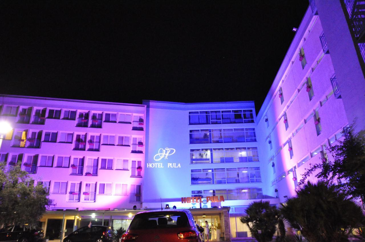 Hotel Пула Екстериор снимка