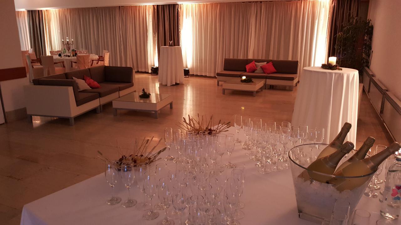 Hotel Пула Екстериор снимка