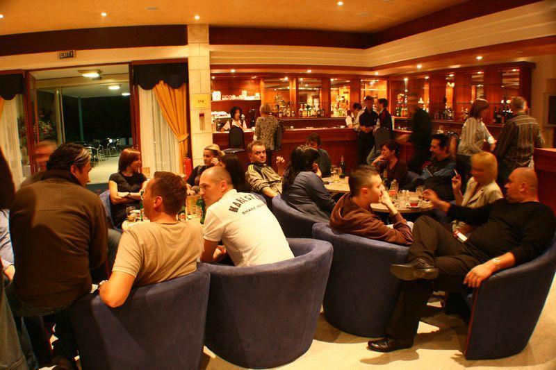 Hotel Пула Екстериор снимка